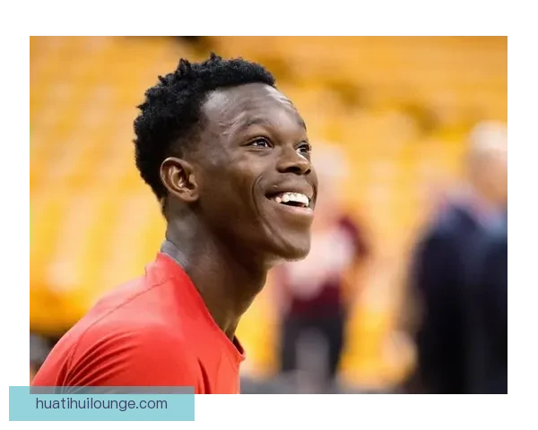 施罗德飞踹克莱尔引发争议 被判一级恶意犯规遭裁判严厉处罚